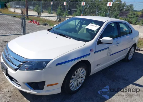 2010 Ford Fusion Hybrid from USA, damaged, VIN 3FADP0L3XAR395170